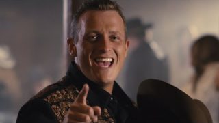 Joey Hartkamp – Chic A Bang Bang (Officiële Videoclip)